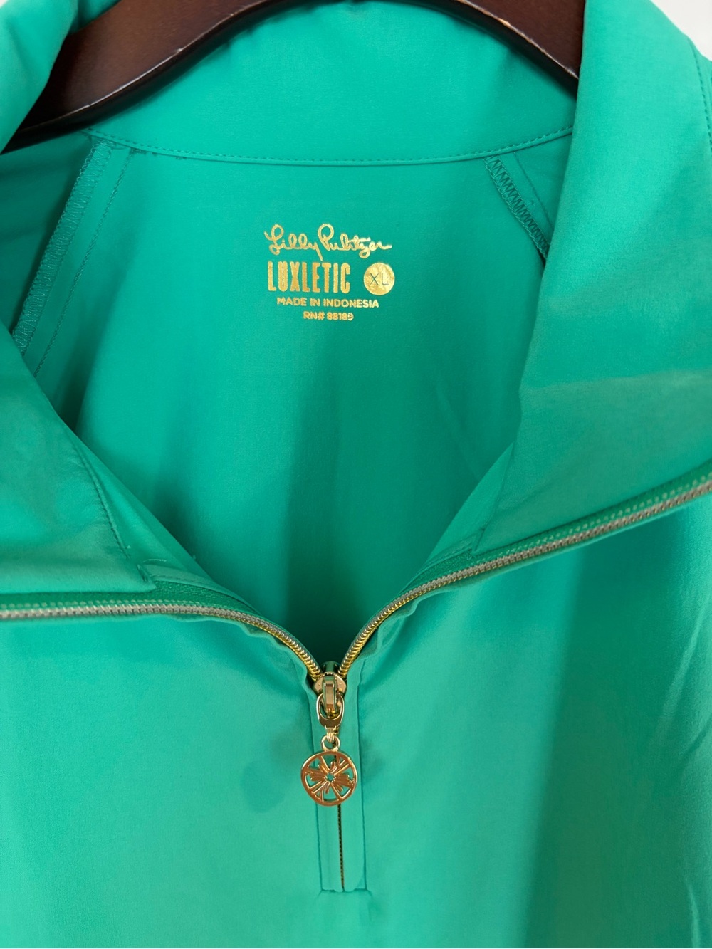 Lilly Pulitzer Quarter zip Pullover Scallop detail Green Like New Size XL